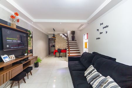 Casa à venda com 170m², 3 quartos e 2 vagas Casa à venda com 170m², 3 quartos e 2 vagasSala