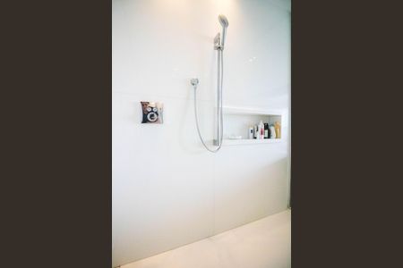 Apartamento à venda com 68m², 1 quarto e 2 vagas Apartamento à venda com 68m², 1 quarto e 2 vagasBanheiro da Suíte