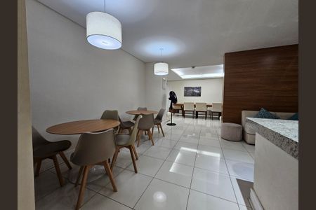 Apartamento para alugar com 80m², 2 quartos e 2 vagasÁrea comum - Salão de festas