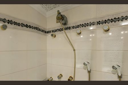 Apartamento para alugar com 235m², 4 quartos e 5 vagas