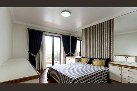 Apartamento para alugar com 235m², 4 quartos e 5 vagas