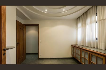 Apartamento para alugar com 235m², 4 quartos e 5 vagas