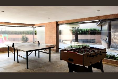 Apartamento para alugar com 235m², 4 quartos e 5 vagas