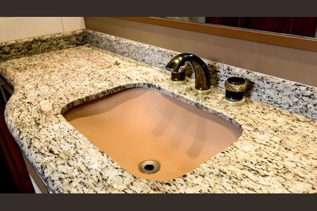 Apartamento para alugar com 235m², 4 quartos e 5 vagas