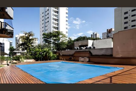 Apartamento para alugar com 235m², 4 quartos e 5 vagas
