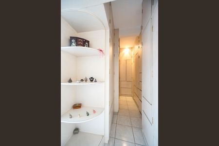 Casa à venda com 450m², 6 quartos e 4 vagasCasa 1 - Closet da Suíte