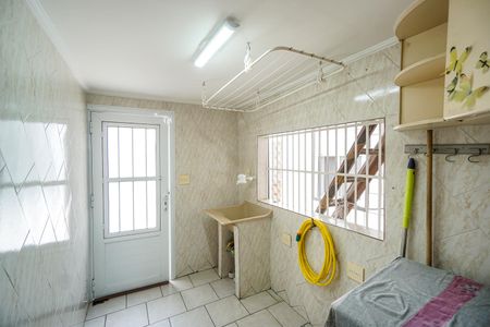 Casa à venda com 450m², 6 quartos e 4 vagasCasa 1 - Área de Serviço