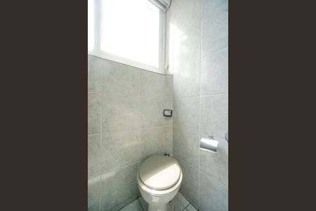 Casa à venda com 450m², 6 quartos e 4 vagasCasa 1 - Banheiro da Suíte