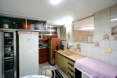 Casa à venda com 450m², 6 quartos e 4 vagasCasa 1 - Cozinha 2