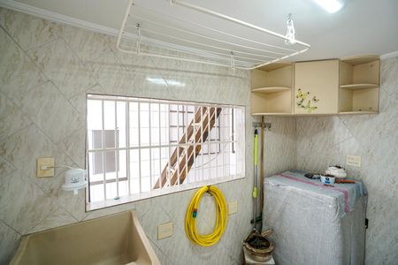 Casa à venda com 450m², 6 quartos e 4 vagasCasa 1 - Área de Serviço