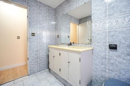 Casa à venda com 450m², 6 quartos e 4 vagasCasa 2 - Banheiro