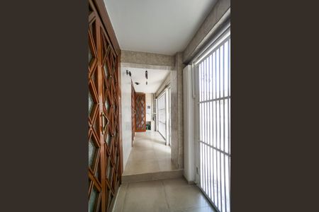Casa à venda com 450m², 6 quartos e 4 vagasHall de entrada