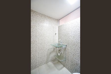 Casa à venda com 450m², 6 quartos e 4 vagasCasa 2 - Banheiro de Serviço