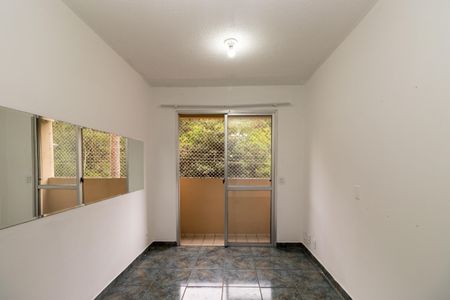 Sala de apartamento para alugar com 3 quartos, 65m² em Jardim Santa Teresinha, São Paulo