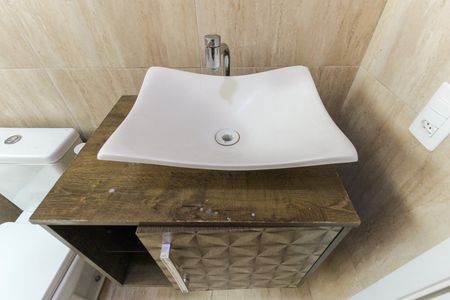 Apartamento à venda com 49m², 2 quartos e 1 vaga Apartamento à venda com 49m², 2 quartos e 1 vagaBanheiro