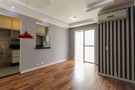 Sala de apartamento à venda com 2 quartos, 49m² em Itaquera, São Paulo