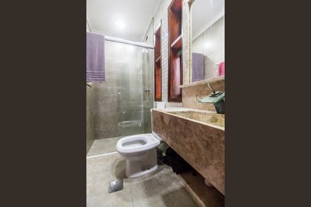 Casa de condomínio à venda com 450m², 3 quartos e 4 vagasBanheiro da Suíte