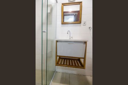 Casa de condomínio à venda com 450m², 3 quartos e 4 vagasBanheiro de serviço