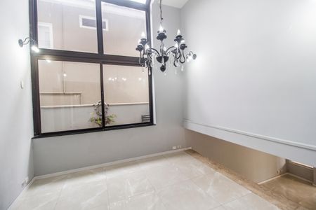 Casa de condomínio à venda com 450m², 3 quartos e 4 vagasSala