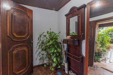 Casa à venda com 412m², 2 quartos e 4 vagasEntrada