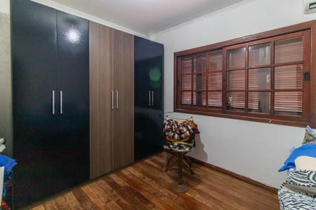 Casa à venda com 412m², 2 quartos e 4 vagasQuarto 2