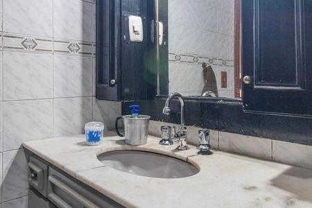 Casa à venda com 412m², 2 quartos e 4 vagasBanheiro Social