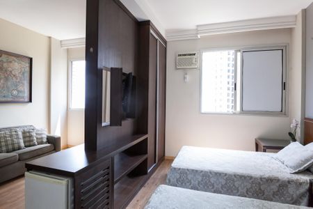 Studio à venda com 32m², 1 quarto e 1 vaga Studio à venda com 32m², 1 quarto e 1 vagaStudio