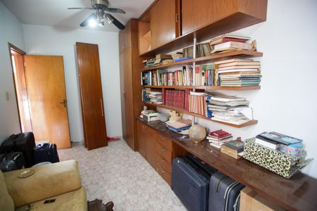 Casa à venda com 318m², 5 quartos e 2 vagasQuarto 5