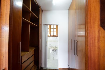Casa à venda com 318m², 5 quartos e 2 vagasCloset da Suíte 2