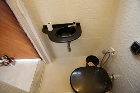 Casa à venda com 318m², 5 quartos e 2 vagasLavabo