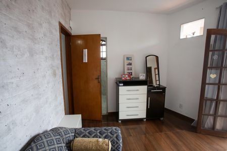 Casa à venda com 318m², 5 quartos e 2 vagasQuarto Suíte 3