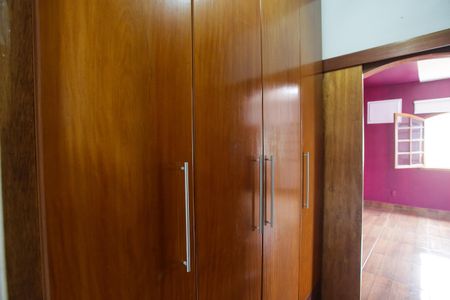 Casa à venda com 318m², 5 quartos e 2 vagasCloset da Suíte 2