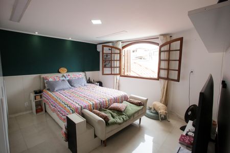 Casa à venda com 318m², 5 quartos e 2 vagasQuarto Suíte 1