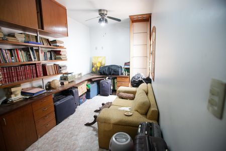 Casa à venda com 318m², 5 quartos e 2 vagasQuarto 5