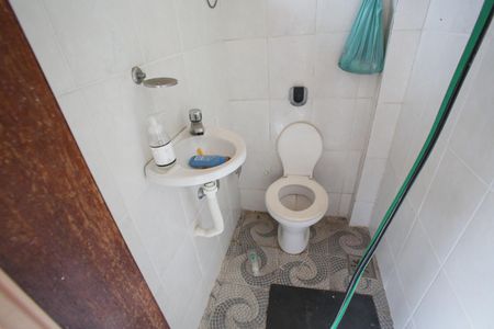 Casa à venda com 318m², 5 quartos e 2 vagasBanheiro da Churrasqueira