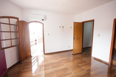 Casa à venda com 318m², 5 quartos e 2 vagasQuarto Suíte 2