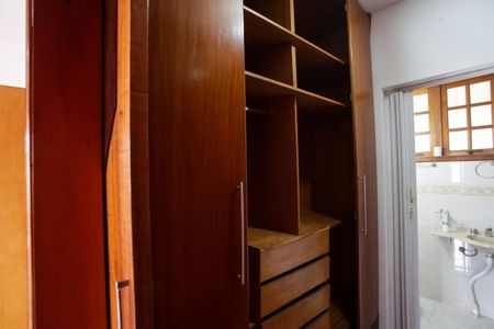 Casa à venda com 318m², 5 quartos e 2 vagasCloset da Suíte 2