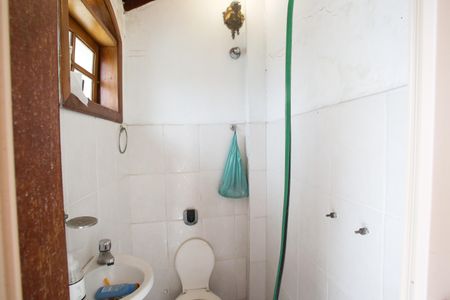 Casa à venda com 318m², 5 quartos e 2 vagasBanheiro da Churrasqueira