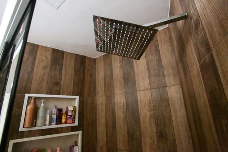 Casa à venda com 318m², 5 quartos e 2 vagasBanheiro da Suíte 1