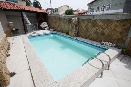 Casa à venda com 318m², 5 quartos e 2 vagasPiscina