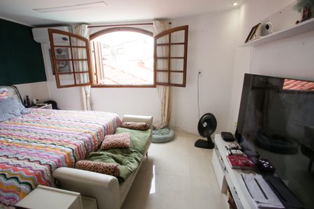 Casa à venda com 318m², 5 quartos e 2 vagasQuarto Suíte 1