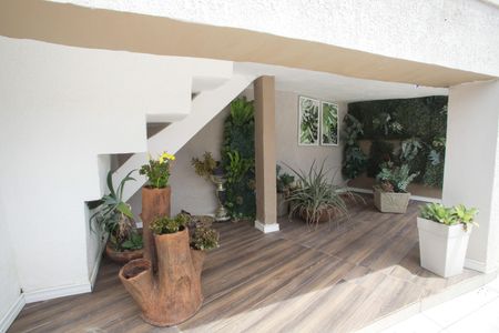 Casa à venda com 318m², 5 quartos e 2 vagasJardim