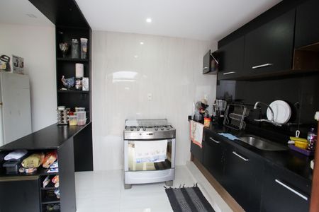 Casa à venda com 318m², 5 quartos e 2 vagasCozinha