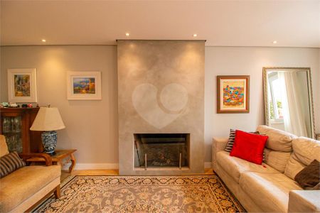 Casa à venda com 3 quartos, 140m² em Santo Amaro, São Paulo