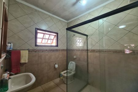 Casa à venda com 200m², 3 quartos e 4 vagas Casa à venda com 200m², 3 quartos e 4 vagasBanheiro da Suíte