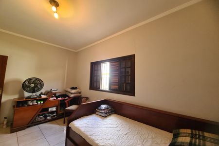 Casa à venda com 200m², 3 quartos e 4 vagas Casa à venda com 200m², 3 quartos e 4 vagasQuarto 1