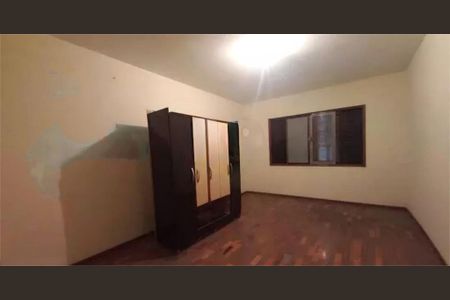 Casa à venda com 3 quartos, 200m² em Butantã, São Paulo