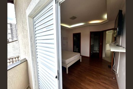 Casa à venda com 427m², 4 quartos e 5 vagas Casa à venda com 427m², 4 quartos e 5 vagasVaranda da Suíte 2