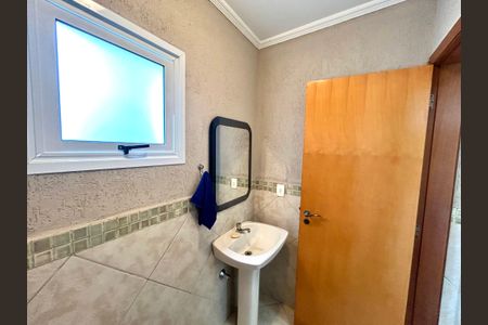 Casa à venda com 427m², 4 quartos e 5 vagas Casa à venda com 427m², 4 quartos e 5 vagasLavabo 2