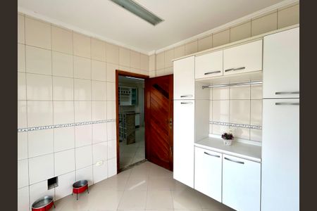 Casa à venda com 427m², 4 quartos e 5 vagas Casa à venda com 427m², 4 quartos e 5 vagasÁrea de Serviço